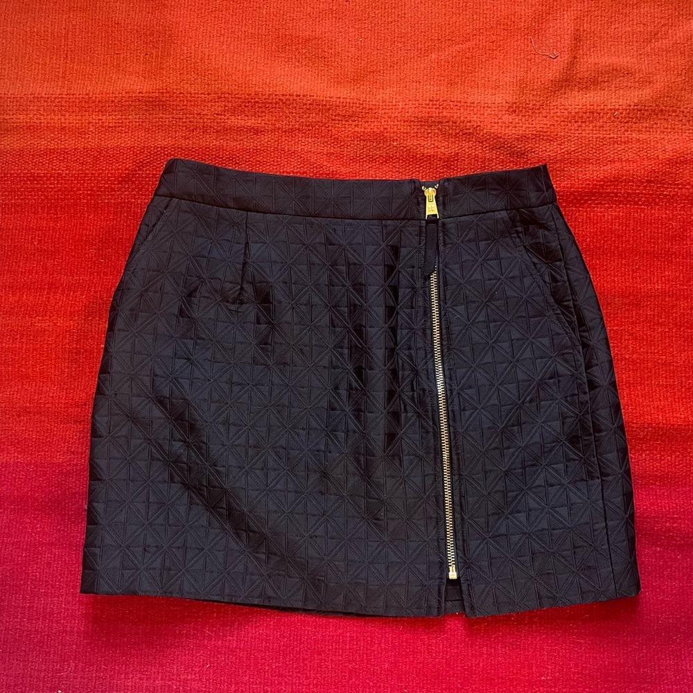 BCBGMaxazria Black Quilted Satin Mini Skirt w/ Gold Zipper Womens Sz 6
